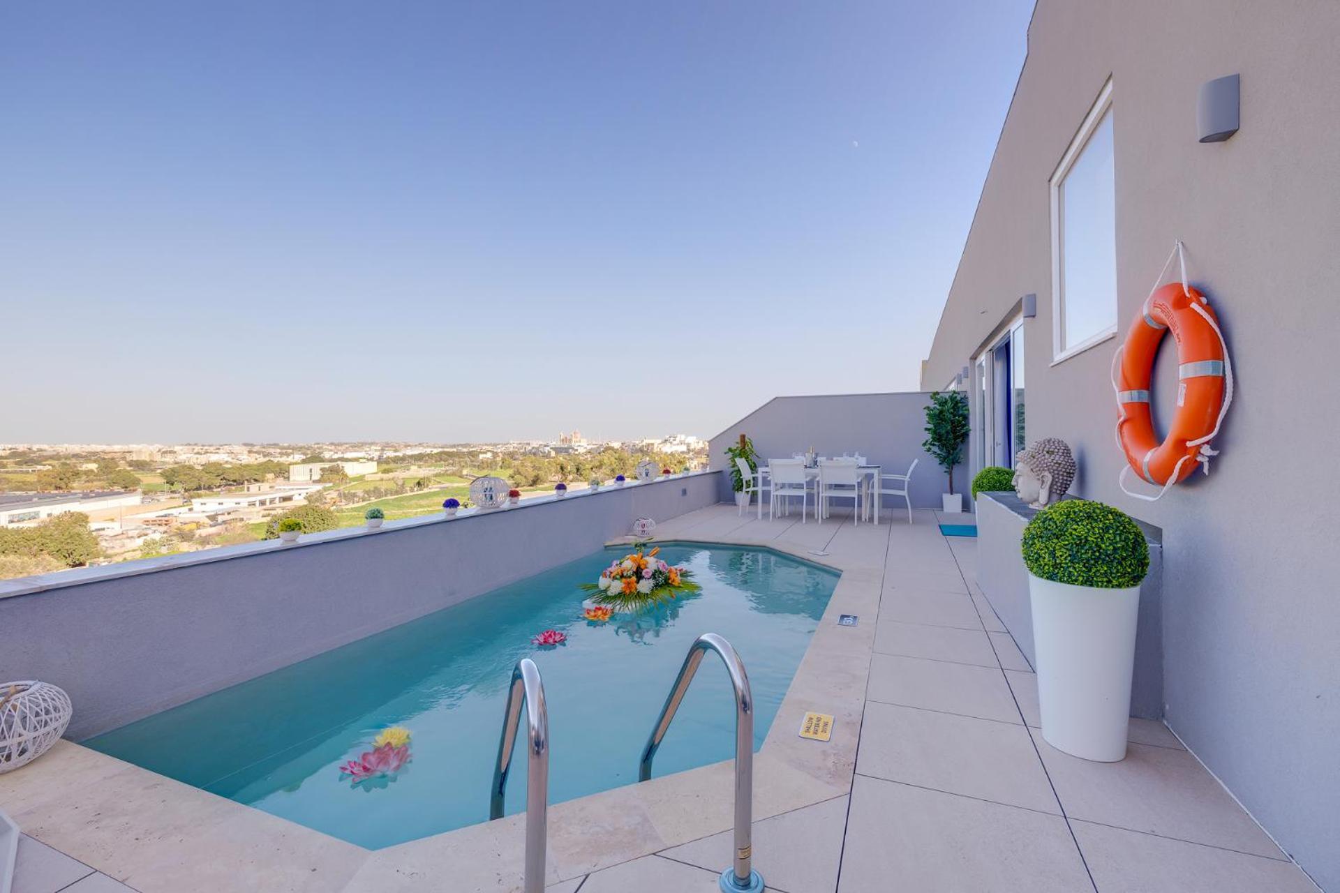 Salmar Court With Pool Hal Ghaxiak